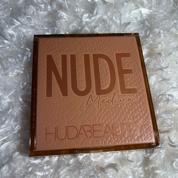 Huda Beauty ~ Nude Medium ~ Eyeshadow Palette ~ Medium Nude Obsessions ~ NIB - Picture 4 of 6